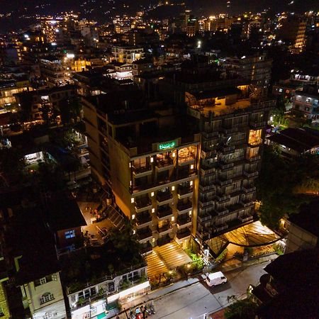 Hotel Pokhara Batika Esterno foto