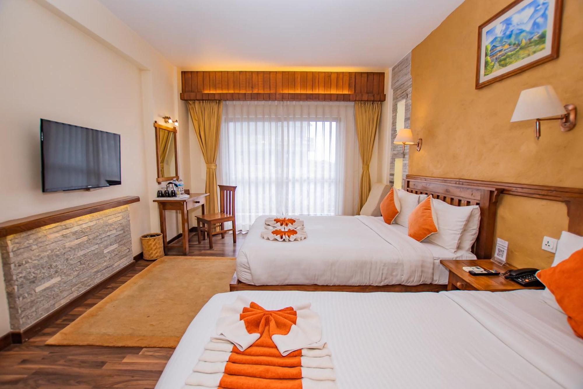 Hotel Pokhara Batika Esterno foto