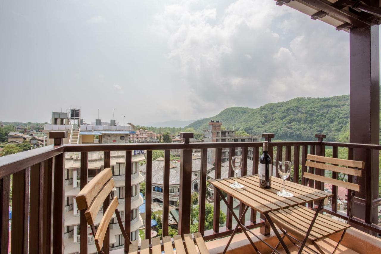 Hotel Pokhara Batika Esterno foto
