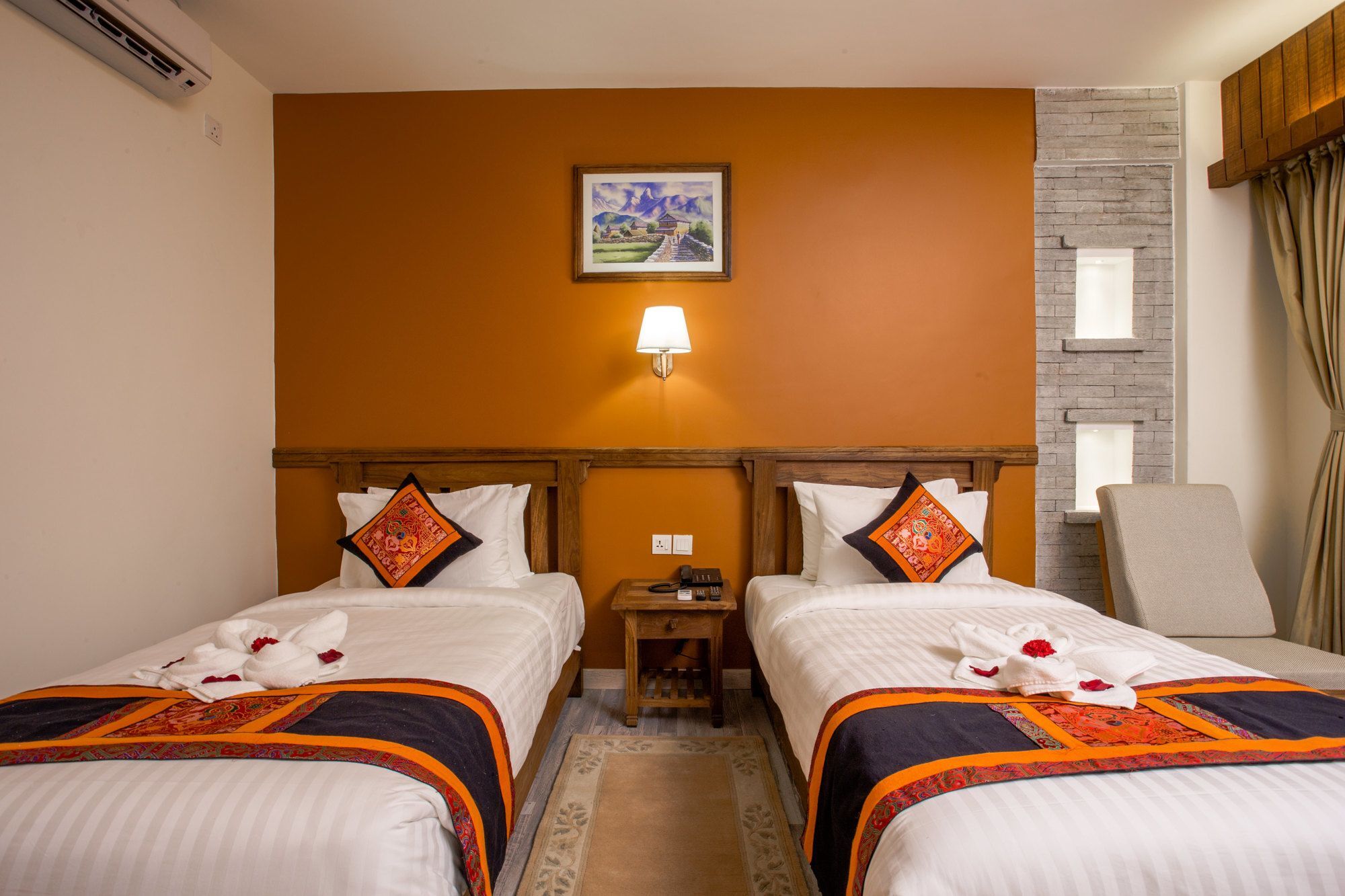 Hotel Pokhara Batika Esterno foto